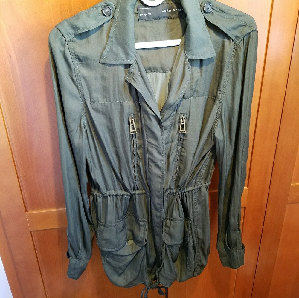Zara light weight green sweater